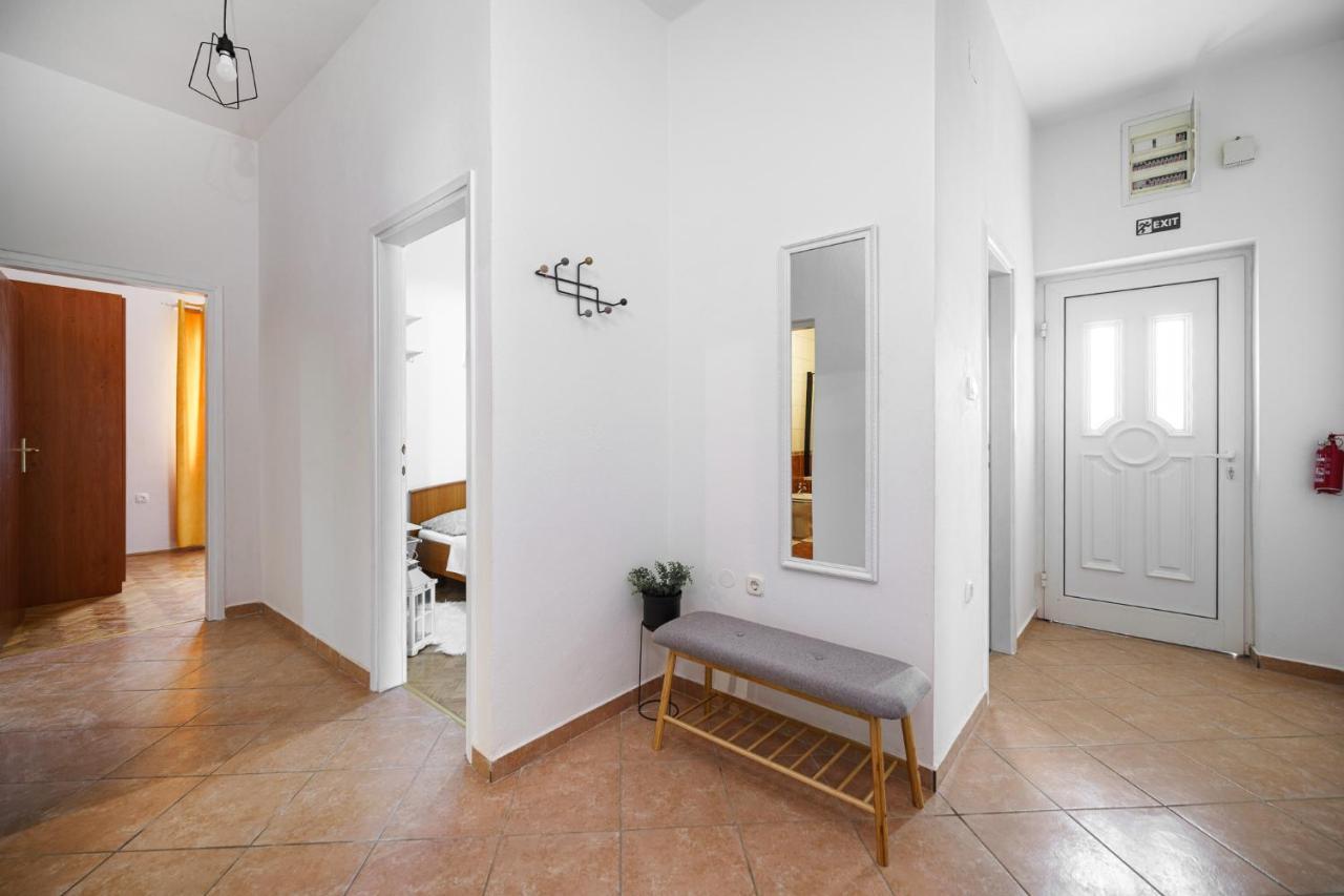 Apartman Rusula Vodice Exteriör bild