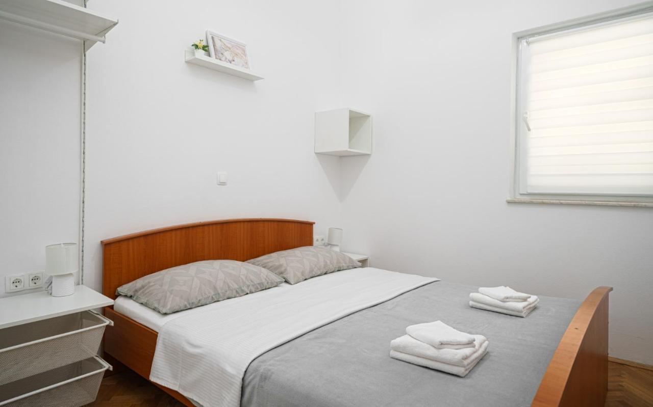 Apartman Rusula Vodice Exteriör bild