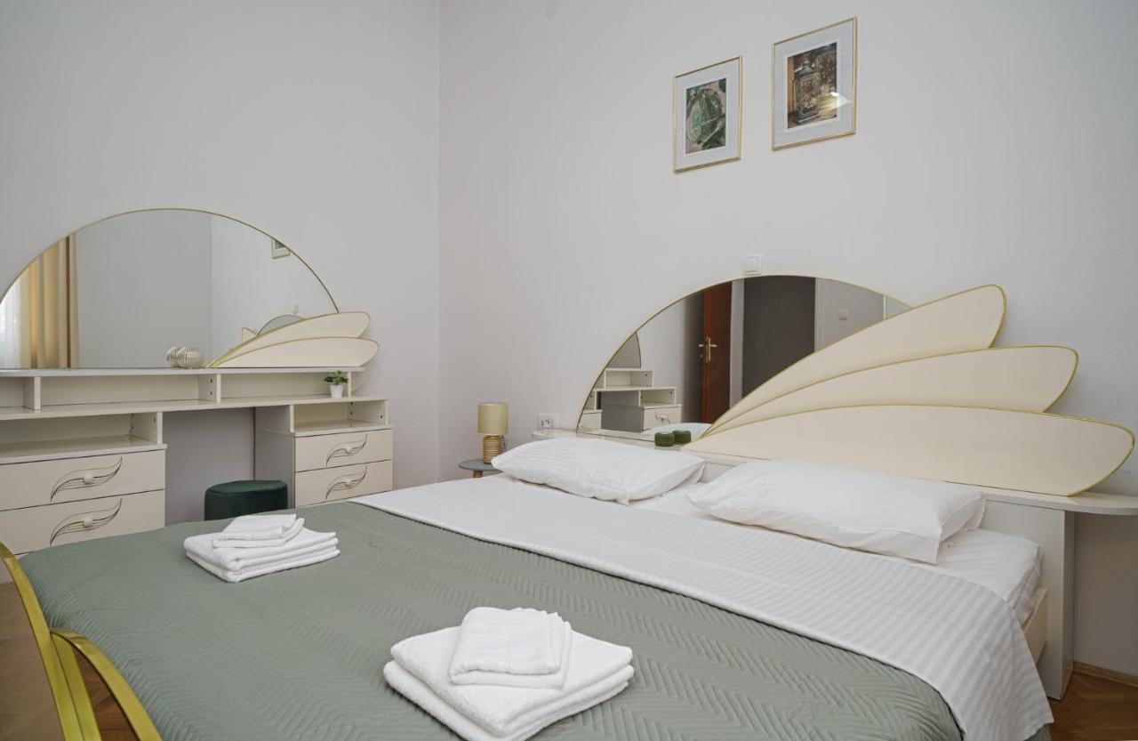 Apartman Rusula Vodice Exteriör bild