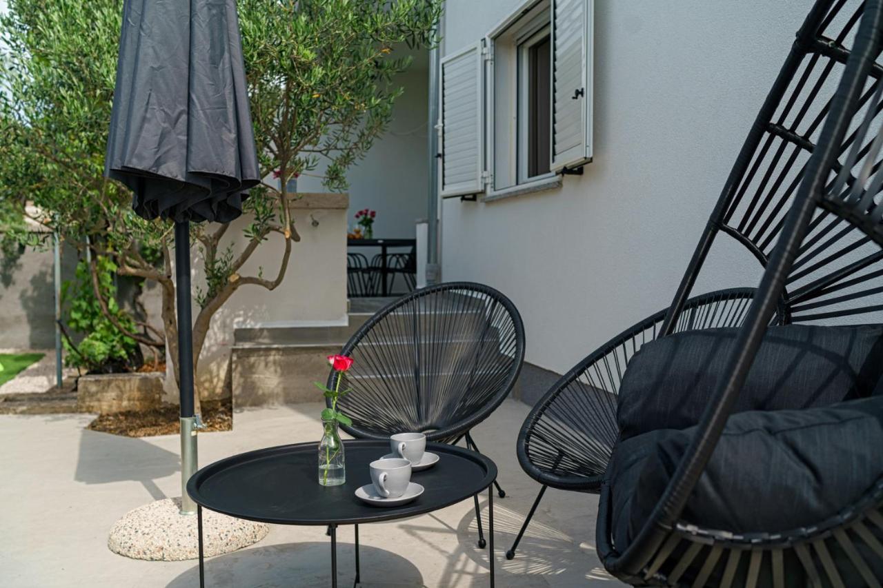 Apartman Rusula Vodice Exteriör bild